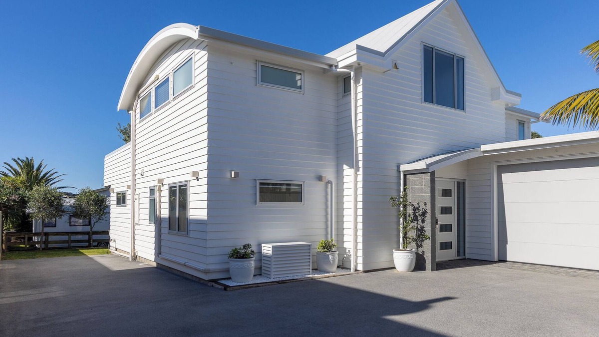 Whangamata House | Hampton Views - Luxe Beachfront Retreat