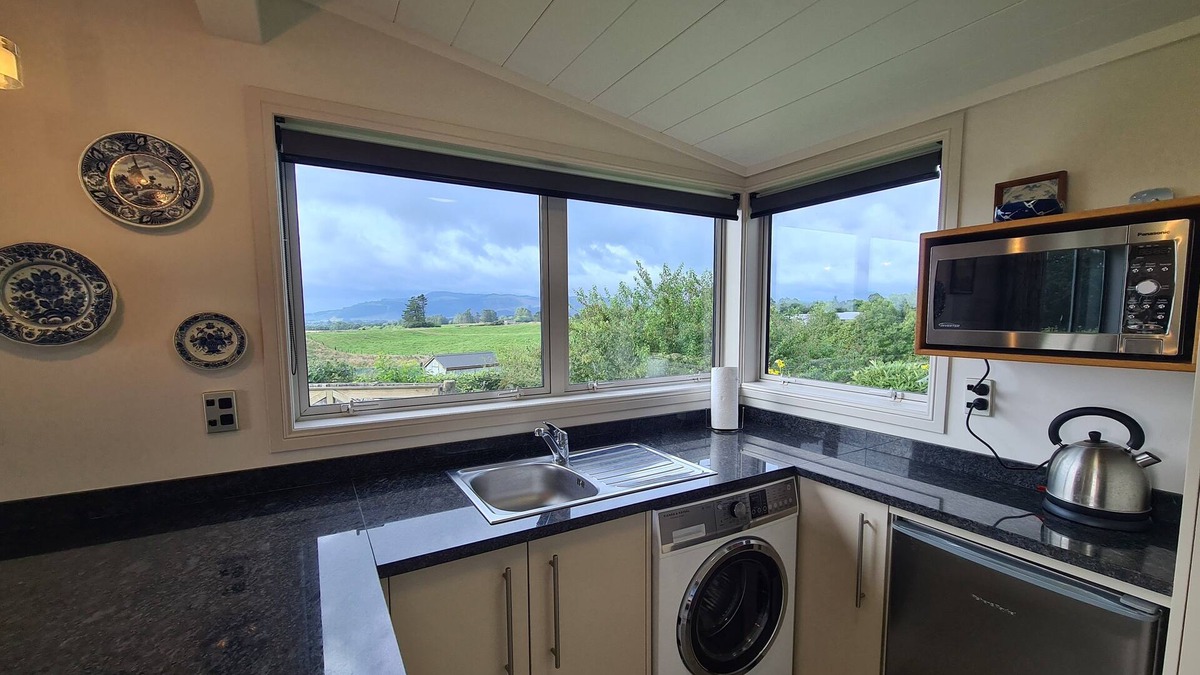 Hamurana House | Hamurana Retreat - nice & peaceful rural location with views