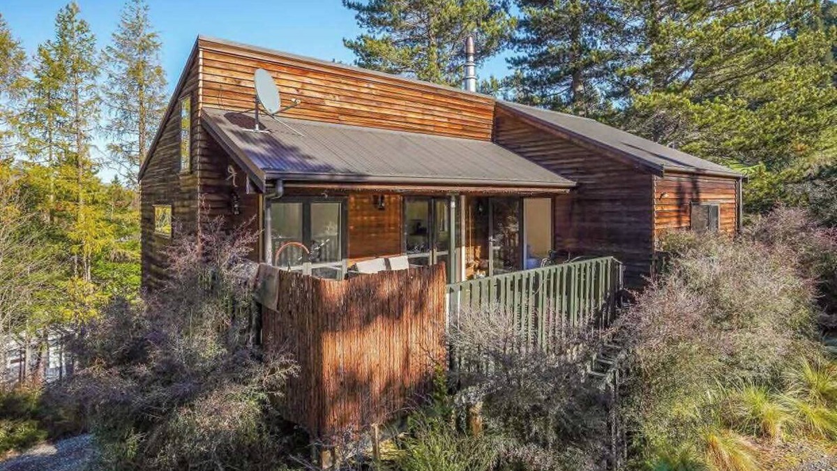 Hanmer Springs House | Hanmer Tree House - Peaceful and unique location on forest edge