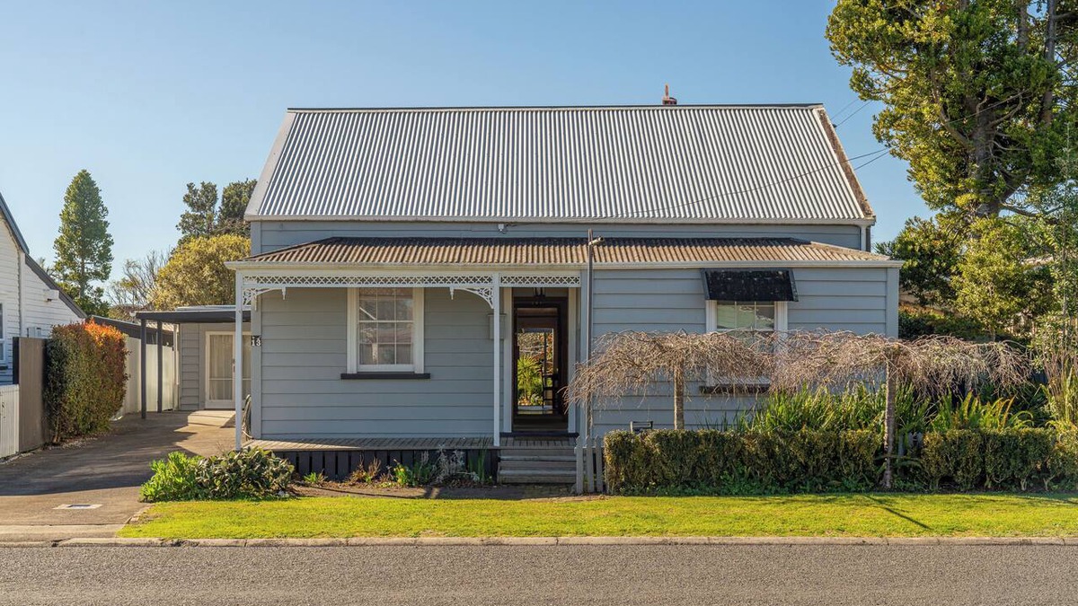 Whitianga House | Hannan House - Whitianga Holiday Home