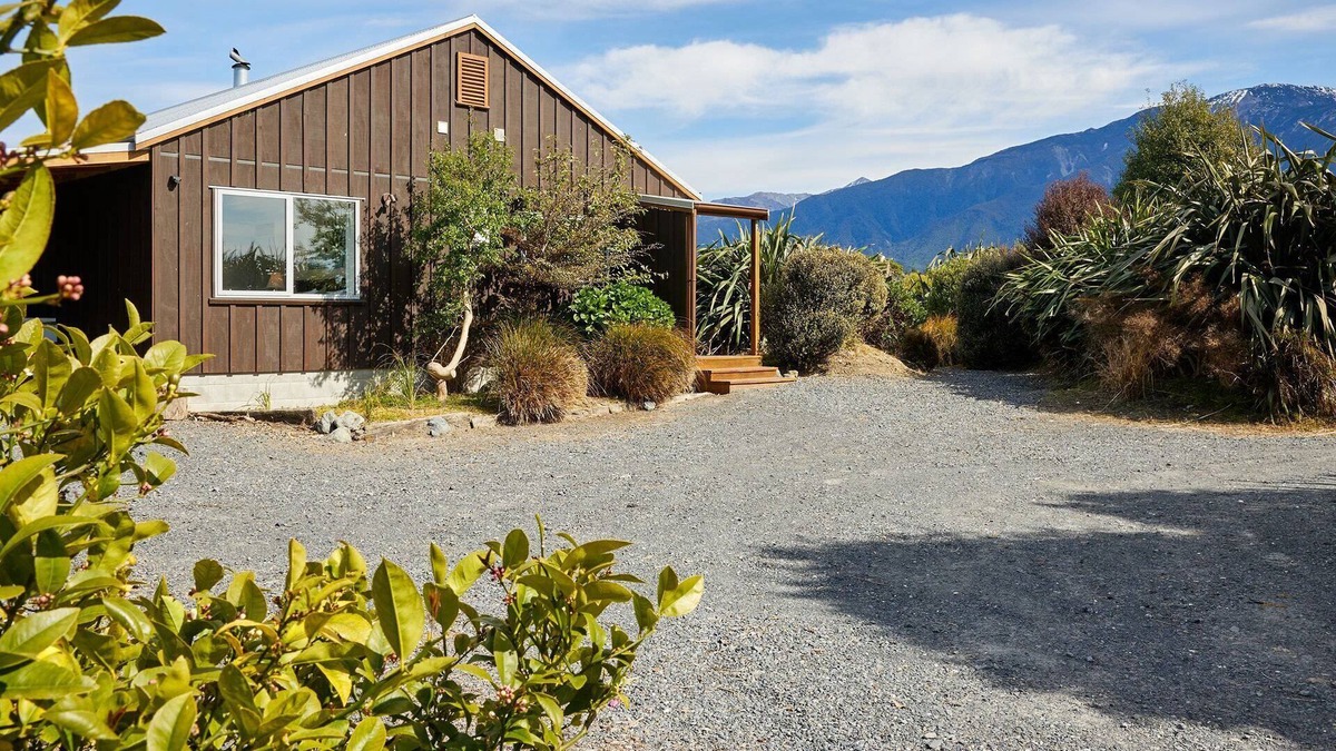 Kaikoura House | Harakeke, A gorgeous, inviting, peaceful, home