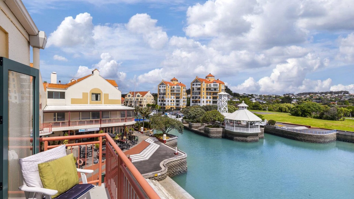 Gulf Harbour Cottage | Harbourside Haven - Whangaparāoa Studio Apartment