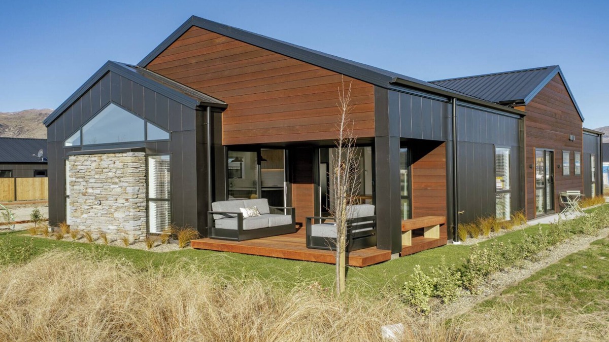 Lowburn House | Harper on Hadley - Cromwell Holiday Home
