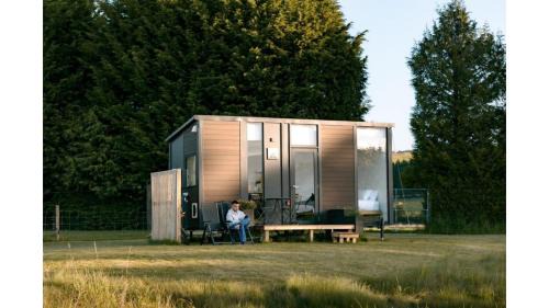 Te Anau House | Harrington's on the Terrace - Murchison by Tiny Away
