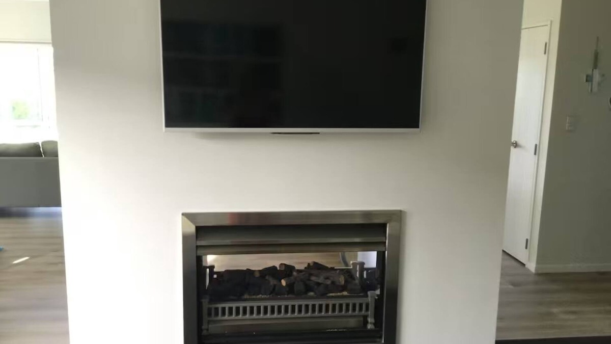 Hatfields Beach House | Hatfield Hideaway (next to Orewa beach)