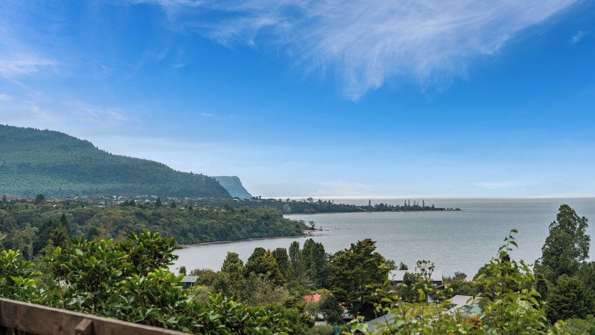 Pukawa House | Hauraki Haven - Lake Taupo Holiday Home