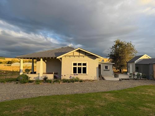 Otago Region Villa | Havrincourt Farm- The Nenthorn Farmhouse