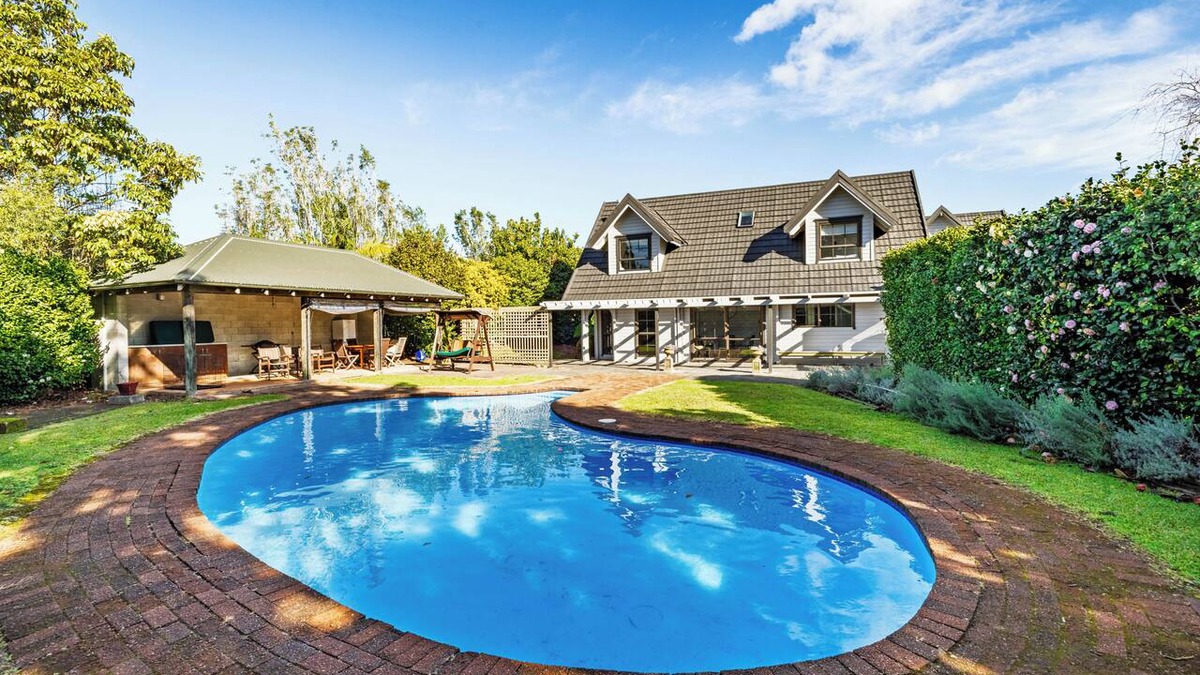 Kerikeri House | Hawkings Lodge - Kerikeri Holiday home
