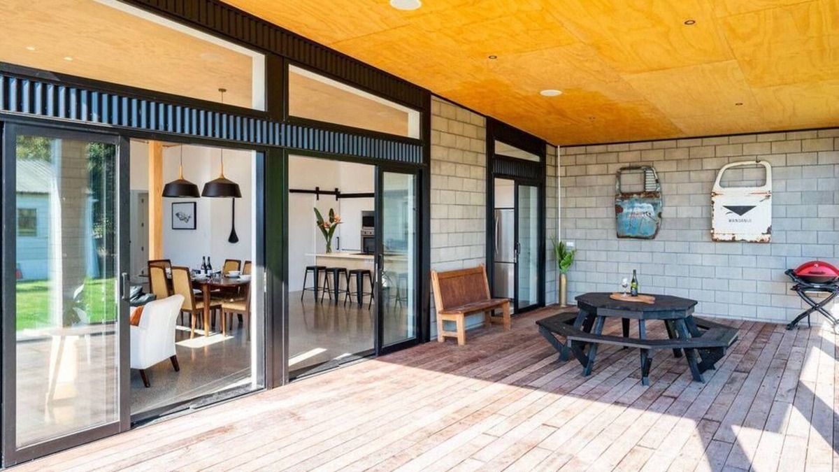 Mangawhai House | Heart of the Village - Modern, sunny home - walk to the village, markets, Bennetts, Dune and more