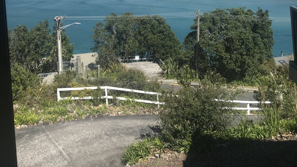 Tairua House | Heaven on a Hill, 3 brm house, 180 degree sea view, nearby estuary & Ocean beach