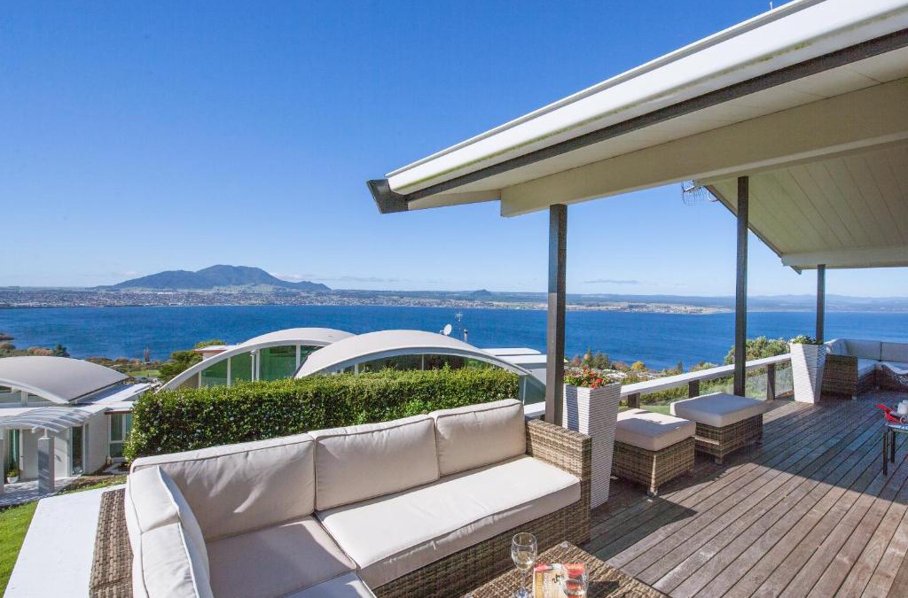 Acacia Bay House | Heights Haven - Acacia Bay Holiday Home