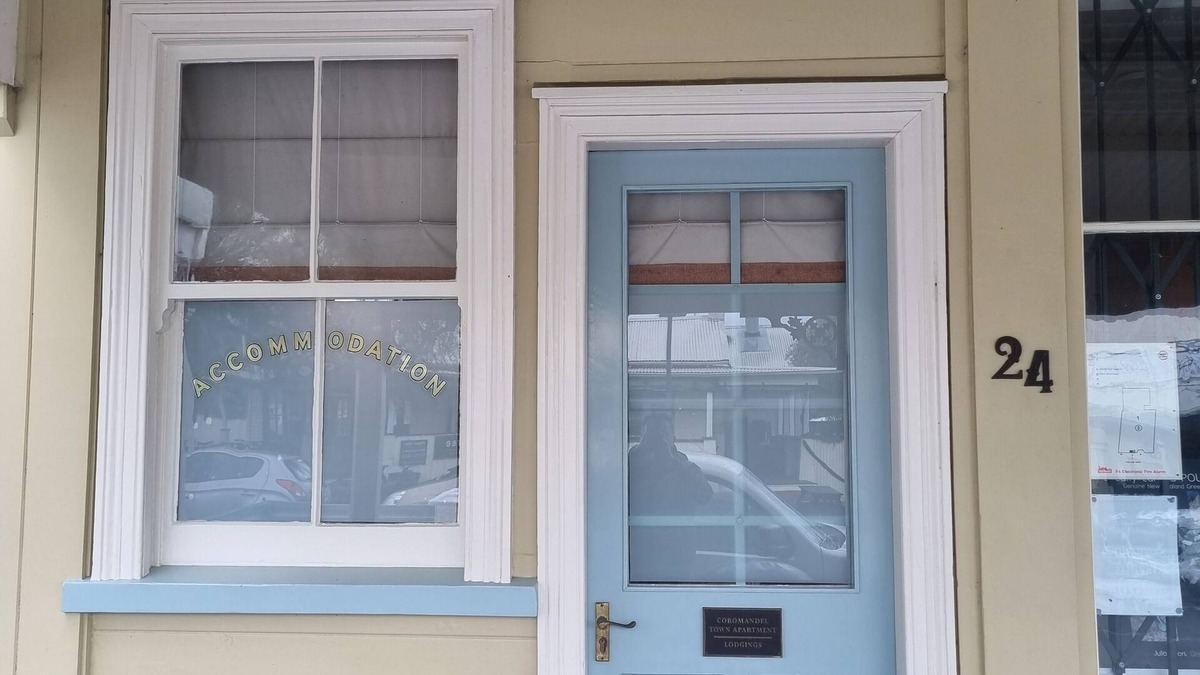 Coromandel Apartment | Heritage 1 Bedroom Apartment in the Heart of Coromandel Town.