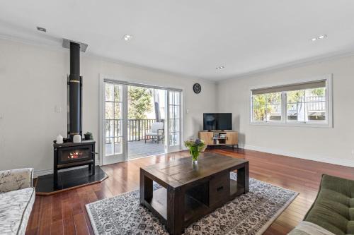 New Plymouth House | Heritage Charm - New Plymouth Holiday Home