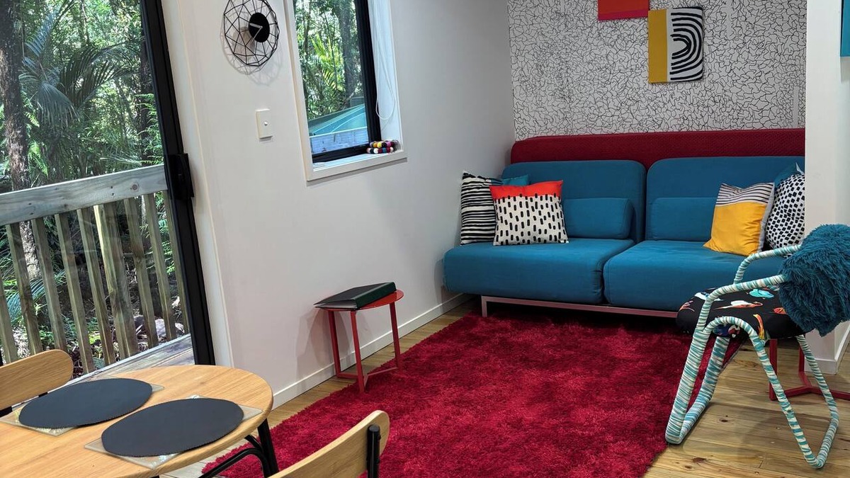 Titirangi Bed & Breakfast | Heritage reserve hideaway.Bush all around. One Bed-ground floor of our home