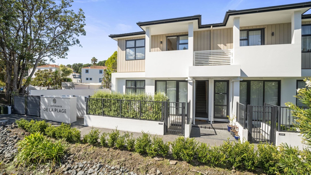 Orewa House | HIBISCUS HAVEN - OREWA HOLIDAY APARTMENT, family friendly in Orewa