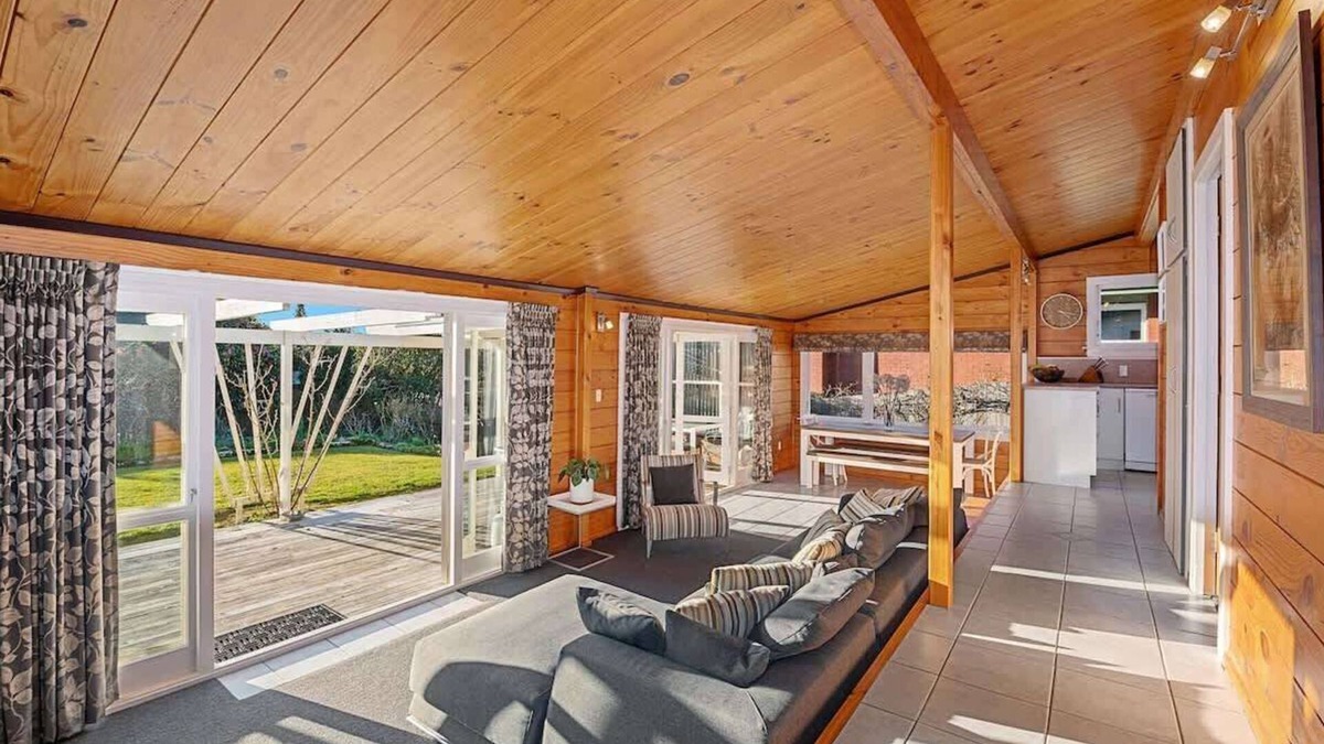 Lynmore House | Highfield Ride - Spa Pool, Ride the Redwoods