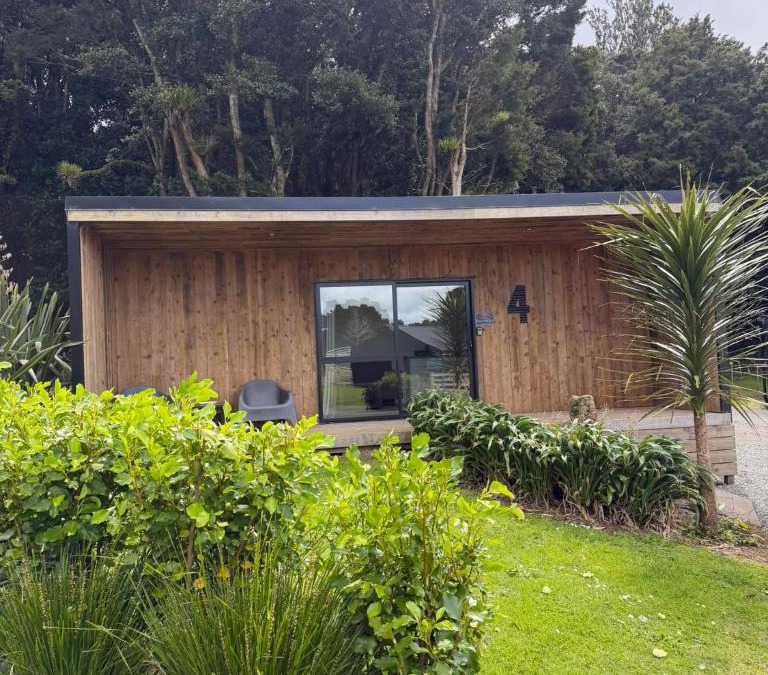 Maungatapere Ski Chalet | Highlander Farmstay - Cabins