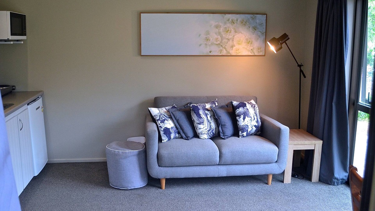 Oamaru Cabin | Highlands on Homestead -Tranquil rural property only minutes from town