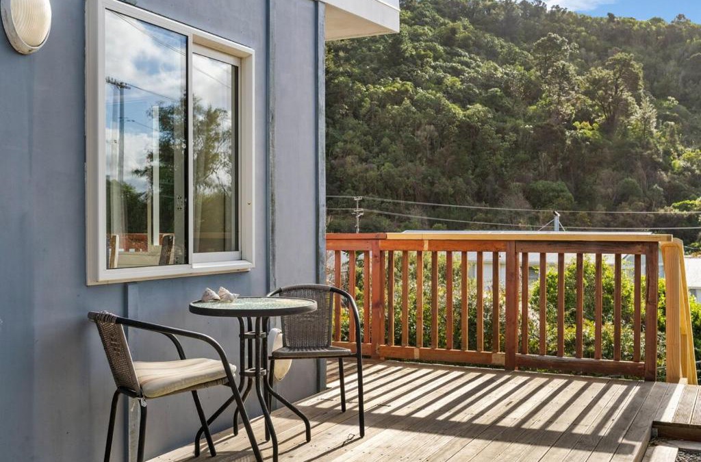 Picton House | Hillside Retreat 2BR Home with Views & Parking