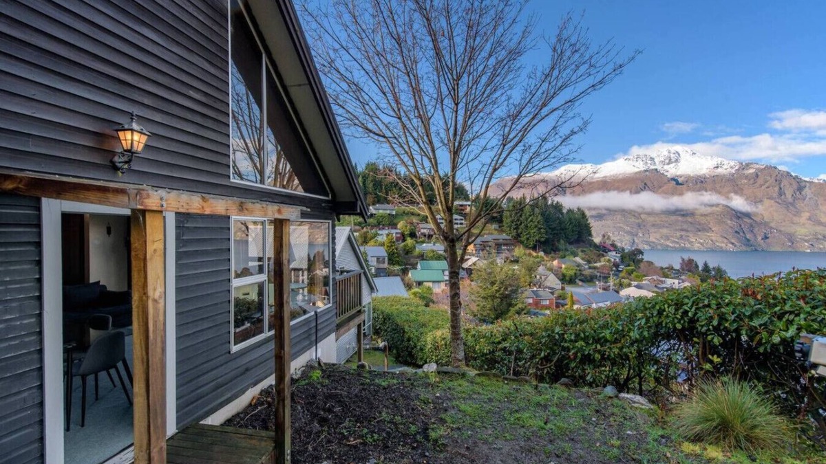 Fernhill House | Hilltop Weekender | Two-bedroom | Pool Table