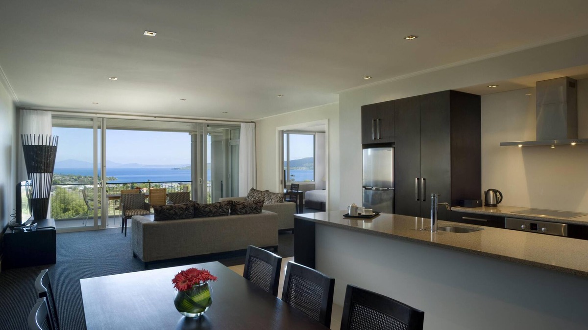Hilltop Hotel | Hilton Lake Taupo