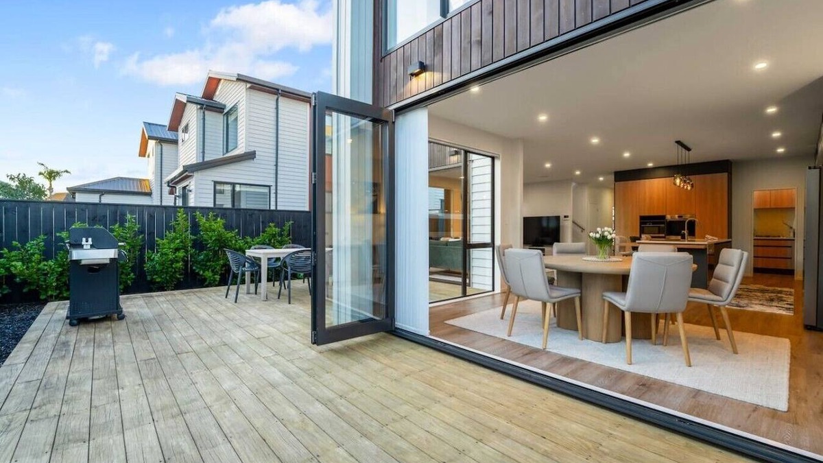 Hobsonville House | Hobsonville Family 5BR Sanctuary with Waterviews