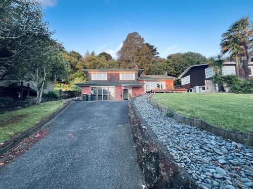Papakura House | Holiday Home In Red Hill Papakura Auckland