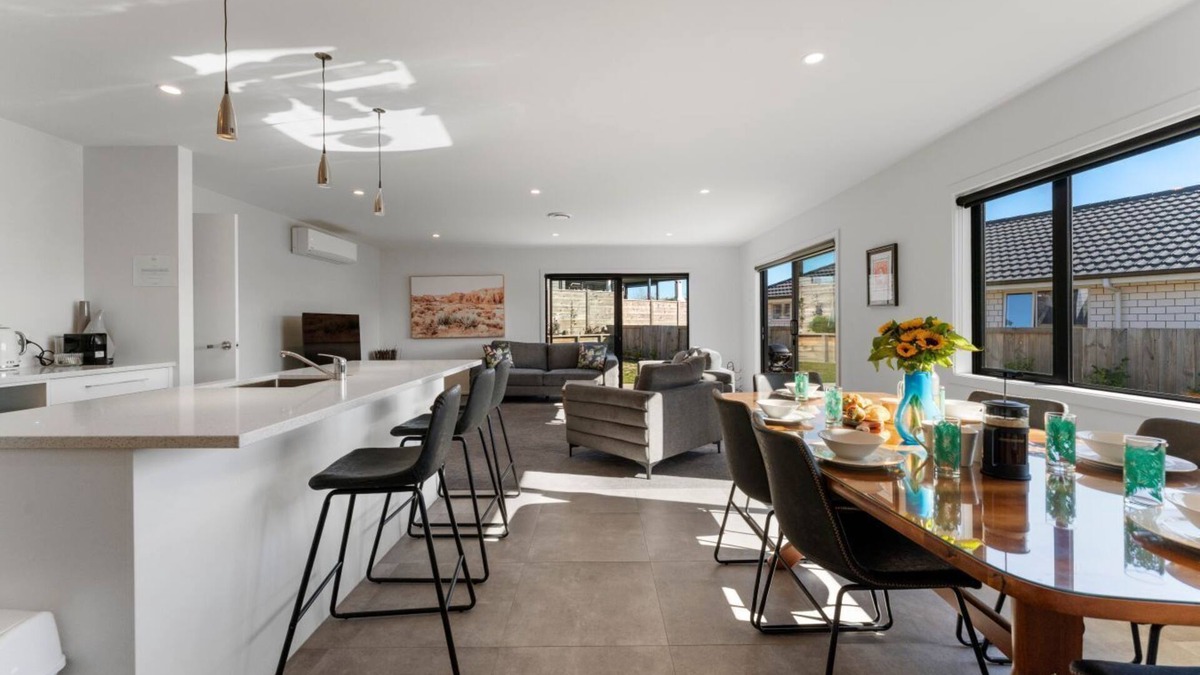Wharewaka House | Holiday Hub