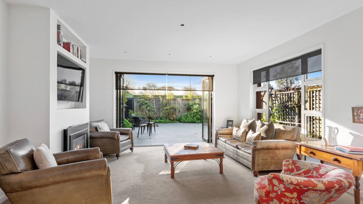 Saint Albans House | Holly Road Haven - St Albans