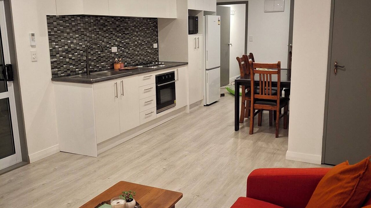Wellington Apartment | Holly's Flat Close to Ferry! Plus EV!