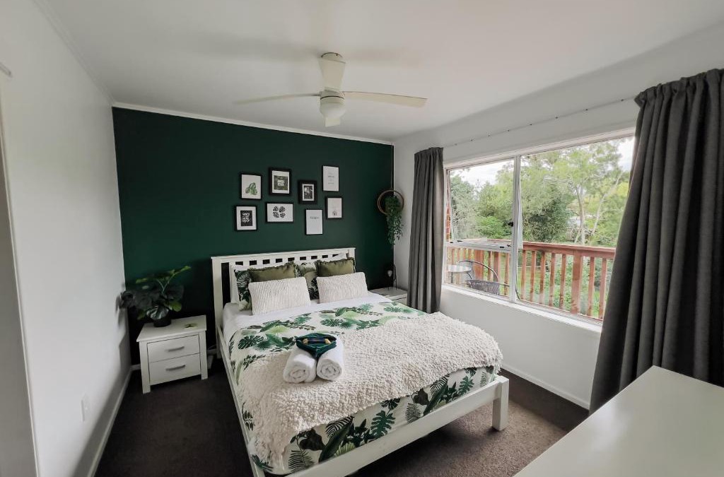 Birkdale Apartment | Home away from Home - Jungle style