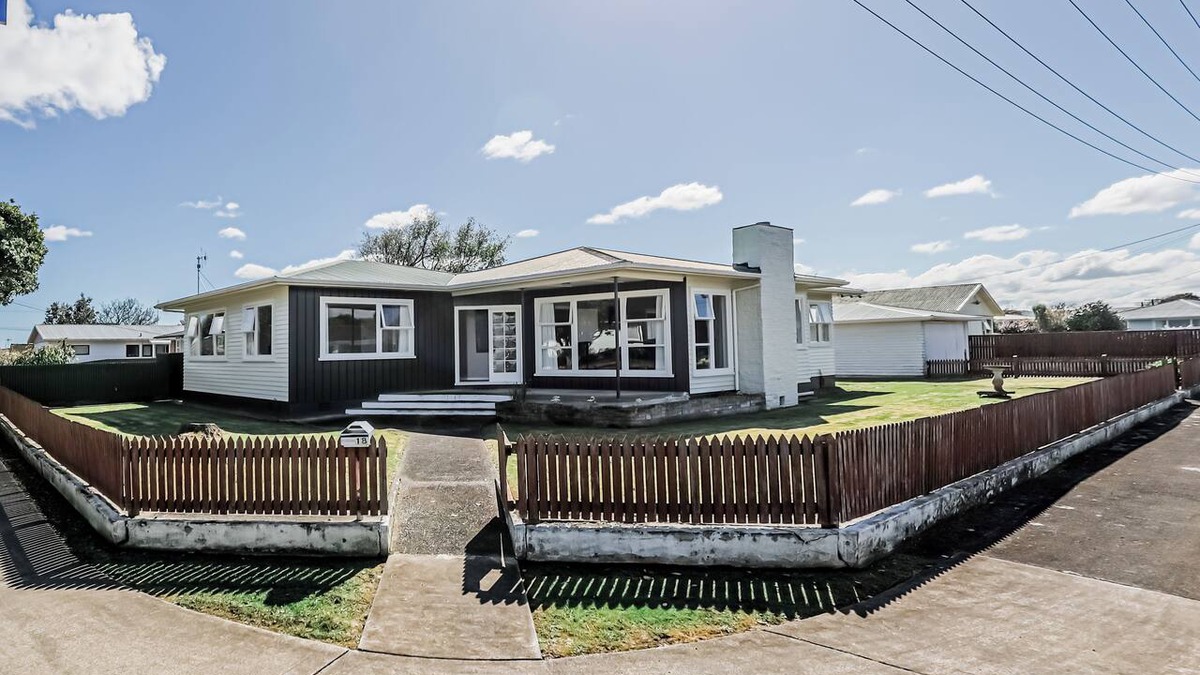 Levin House | Home Away From Home - Levin Holiday Home
