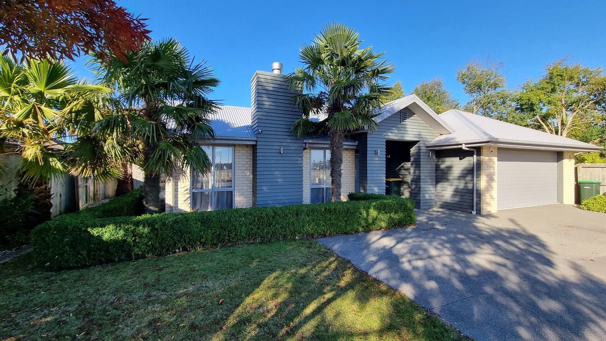 Rolleston House | Home Away From Home - Rolleston