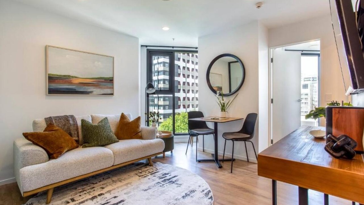 Newton Apartment | Honeycomb by Homello