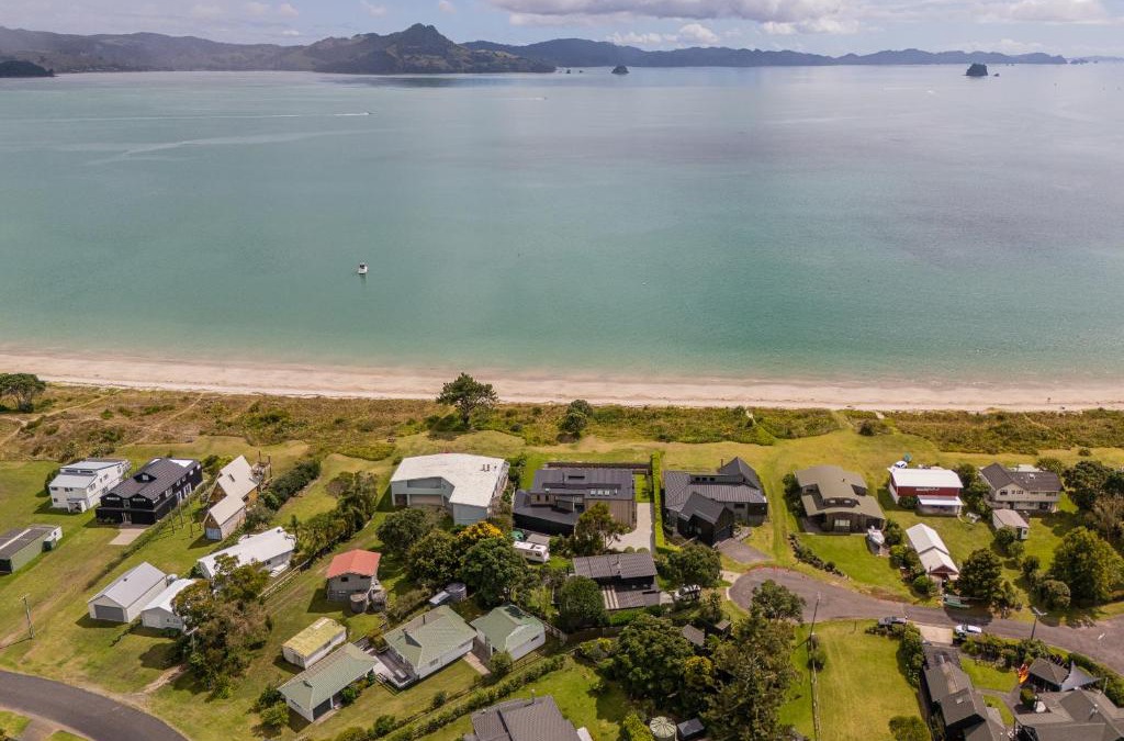 Cooks Beach House | Hosts on the Coast Beach Access Retreat -Cooks Beach