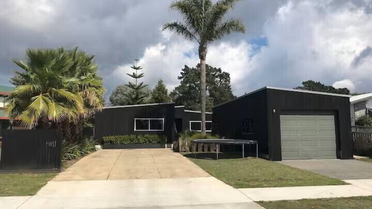 Whangamata House | Hosts on the Coast Whanga Escape