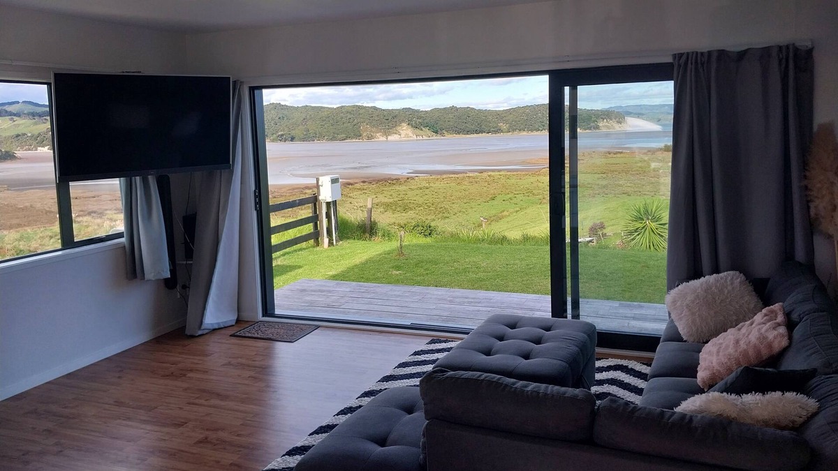 Kawhia House | House, 3 min drive to Kāwhia town