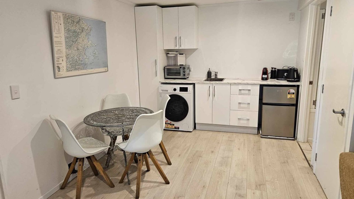 Tawharanui House | Ideal Coastal Retreat with something for everyone