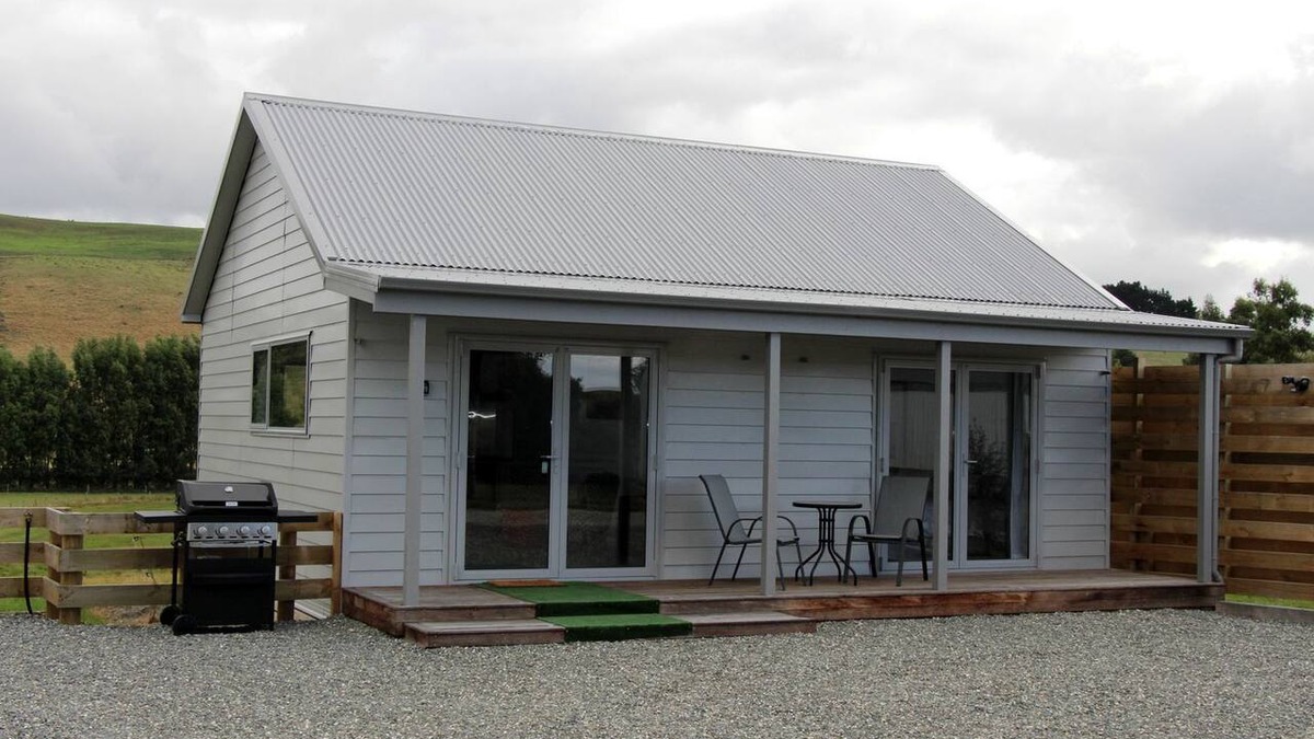 Gore District Cottage | Idyllic Cottage Rental for Romantic Getaway in Gore, New Zealand