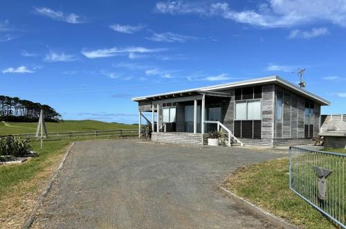 Omamari House | Kai Iwi Lakes - The Shores Lakefront Retreat