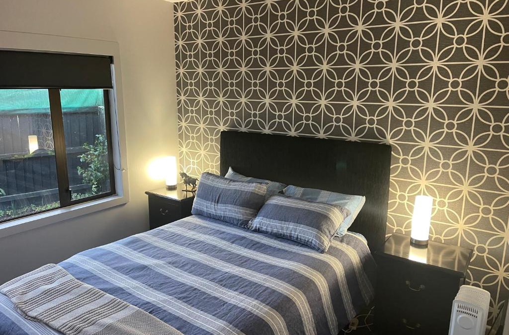 Kaiapoi House | Kaiapoi Village House Deluxe Bedroom with Ensuite