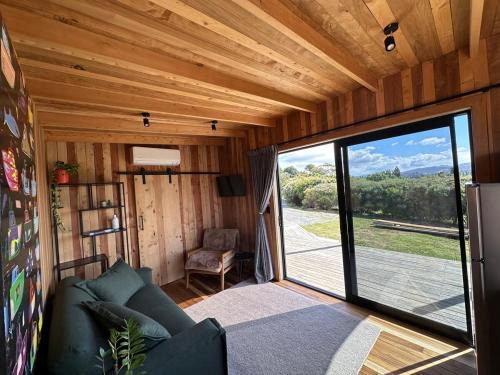 Ngahinapouri Apartment | Kakaramea Cozy Cabins