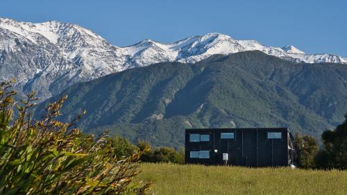 Hapuku House | Kanuka Terrace - The Little Black House