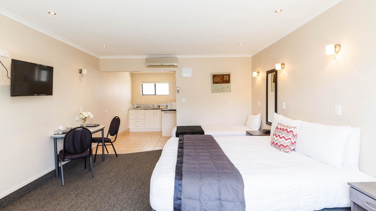 Palmerston North Hotel | Kauri Court Motel and Apartments