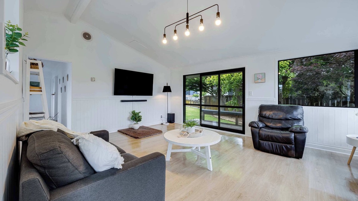 Kawaha Point House | Kawaha Corner - Near Skyline & Zorb, Sleeps 6