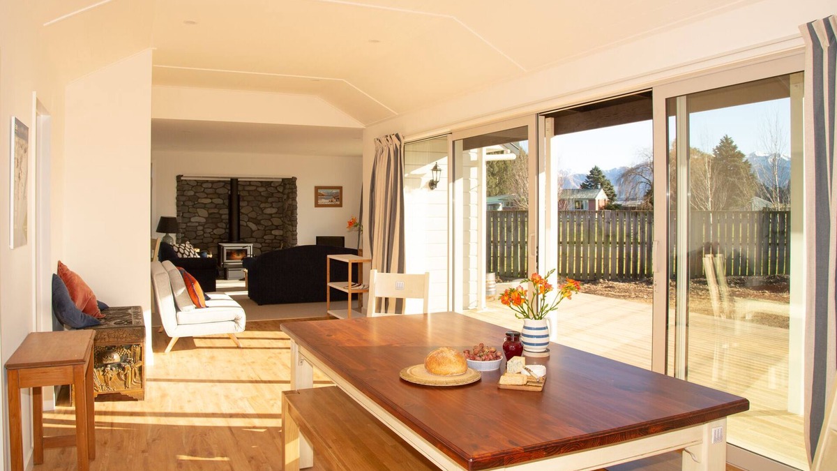 Methven House | Kea Cottage - perfect South Island ski base or tranquil summer retreat