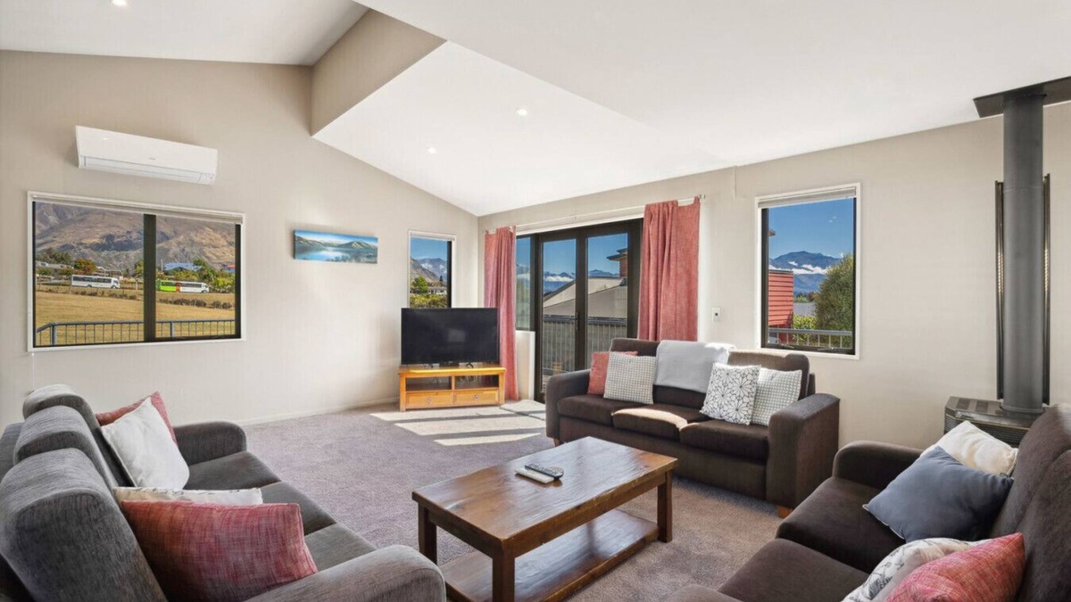 Wanaka House | King of the Hill | Spacious & Family Friendly