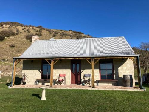 Hurunui House | Kingfisher Cottage at McLeod Estate