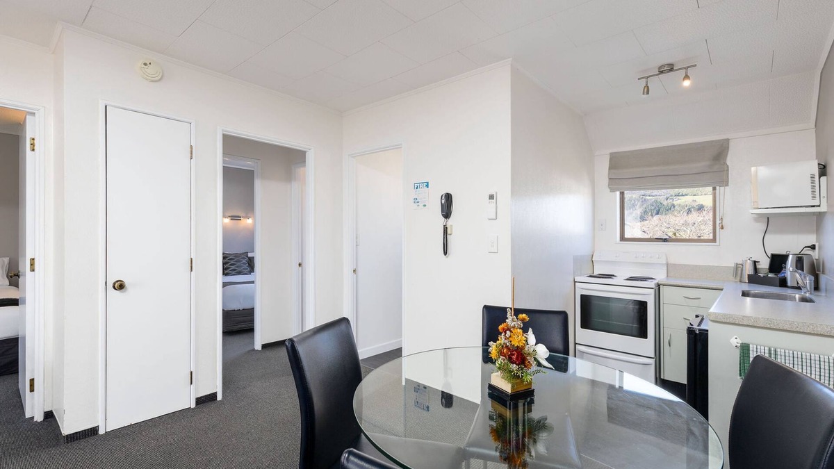 Nelson Hotel | Kings Gate Motel