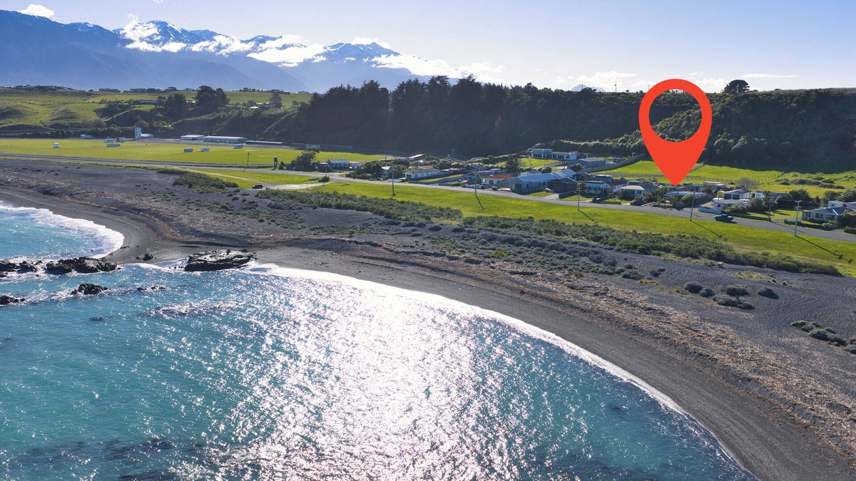 South Bay House | Kiwiana Beach House Ultimate Location Large Secure Section 4 Parking Boat & Dog